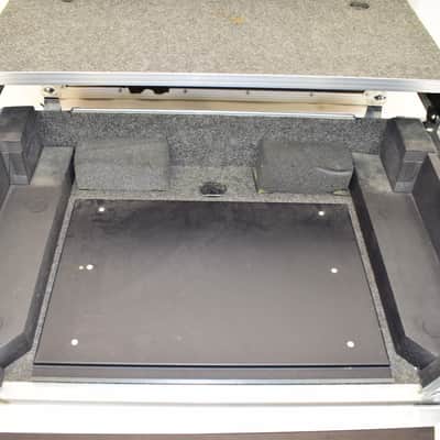 Odyssey FZGSMIXDECKGT Numark Mixdeck / Mixdeck Quad Flight Case with Glide Tray and Platform & Wheels image 5