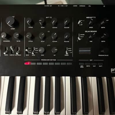 Korg Prologue 8 Polyphonic 49-Key 8-Voice Analog Synthesizer 2018 - Present - Black/Wood image 5