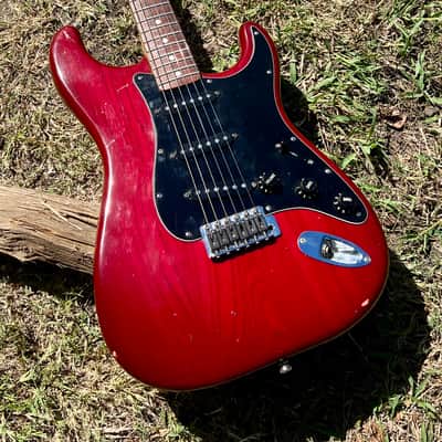 Vintage Fender Stratocaster Guitar 1979-1981 - Crimson Red Transparent image 2