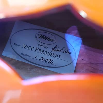 Hofner Vice President 2002 - Sunburst image 17