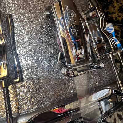 Ludwig 6.5" x 14" Classic Maple Snare Drum - Silver Sparkle image 3