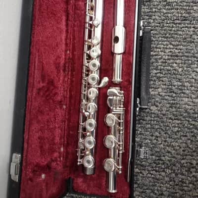 Yamaha YFL-385 Flute - Silver image 2