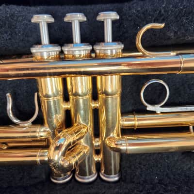 Yamaha YTR2335 Trumpet with Case image 3