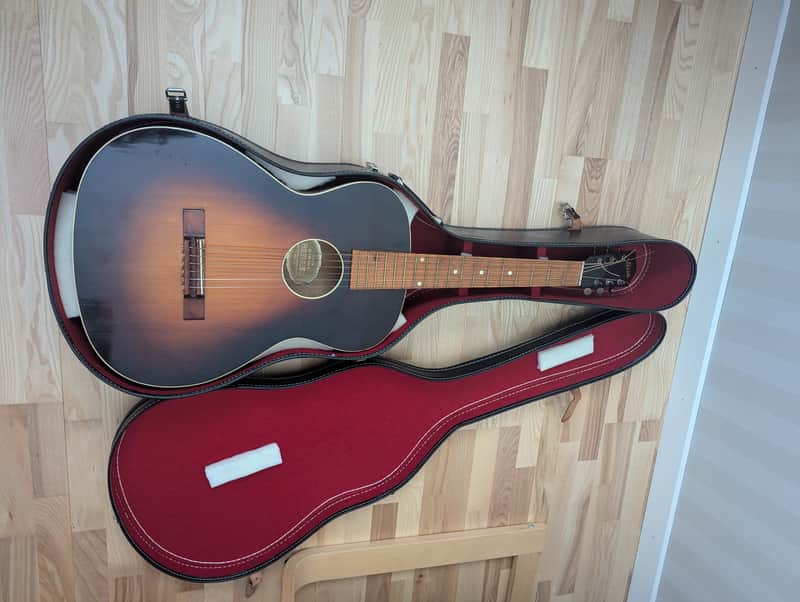 Levin Model 52 1946 - Sunburst image 1