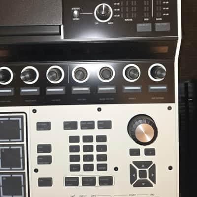 Akai MPC XL Standalone Music Production Center 2026 - Present - Grey image 7