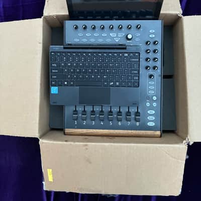 Zaxcom Oasis 8 Control Surface image 3