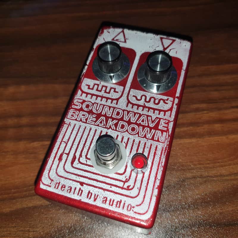 2000s Death By Audio Soundwave Breakdown V1 Red