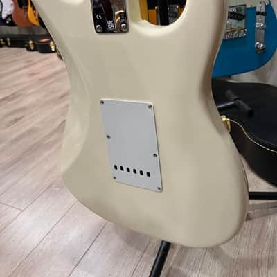 Fender American Vintage II '61 Stratocaster Left-Handed 2022 Olympic White image 9