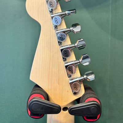 EVH Red Striped Series 2021 - red image 7