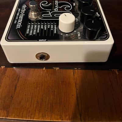 Electro-Harmonix String9 String Ensemble 2022 - Present - White / Brown Graphic image 2