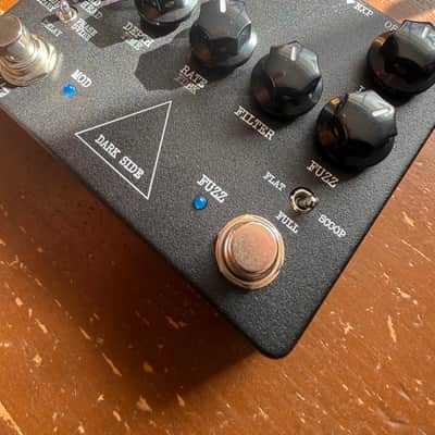 Keeley Dark Side Workstation V2 with Effect Order Switch 2016 - Present - Black image 2