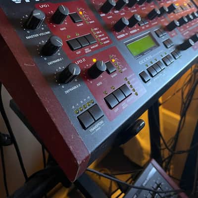 Access Virus B Desktop Digital Synthesizer 1999 - 2002 - Black / Red image 3