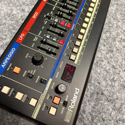 Roland JU-06A Boutique Series Synthesizer Module 2019 - Present - Black image 2