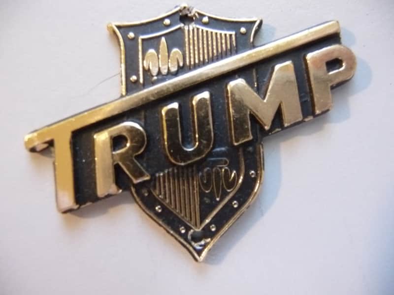 "Trump" Headstock Badge/Emblem/Logo Vintage Japan 1960's Gold / Black N.O.S. image 1