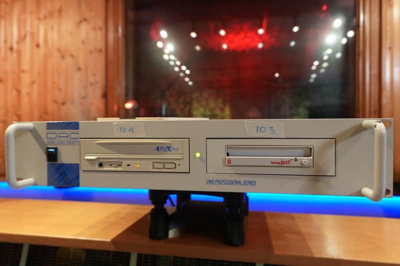 Digital Audio Concepts SCSI CD-ROM & Iomega Jaz Drive - for AKAI S-series samplers 2002 - White image 1