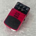 Behringer UM300 Ultra Metal Distortion Pedal