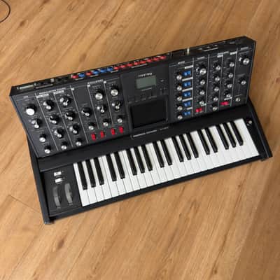 Moog MiniMoog Voyager Electric Blue Edition 44-Key Monophonic Synthesizer 2006 - 2015 - Black Cabinet