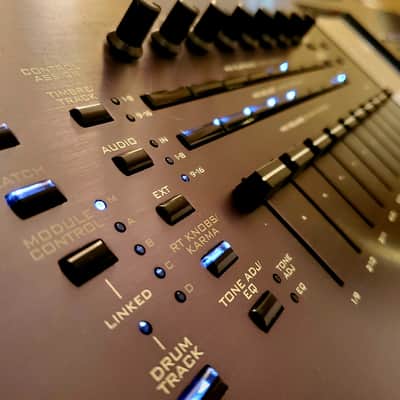MUST SEE!!! KORG KRONOS X 73 FULLY INSPECTED/SERVICED AND IN AMAZING CONDITION! image 11