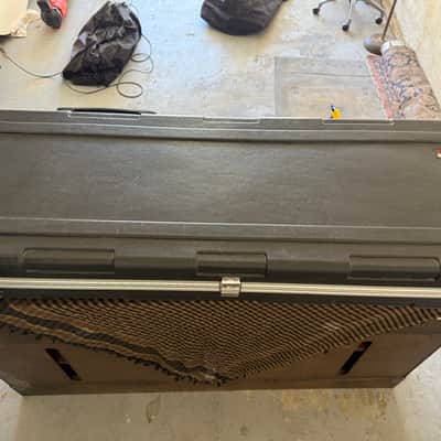 Gator Hardshell travel case with wheels 2000’s - Gloss image 2