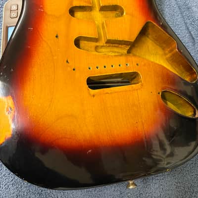 Fender stratocaster 1961 - 3 tone sunburst image 3