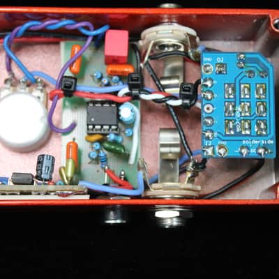 James Tyler (Demeter) midboost and buffer combo pedal  red image 4