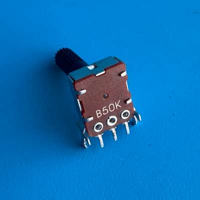 Fender Frontman 15R (PR493) Guitar Amp Part: Potentiometer B50K Pot [Knurled] image 2