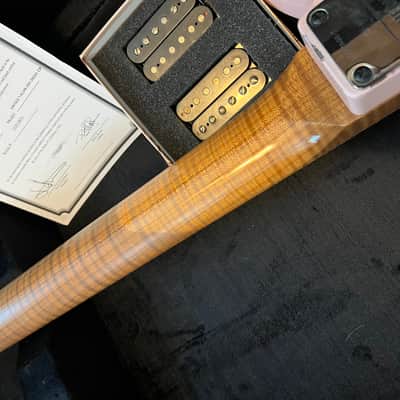 Friedman Vintage T 2024 - Roasted Flame Maple Neck - Shell Pink Over 3TSB image 7