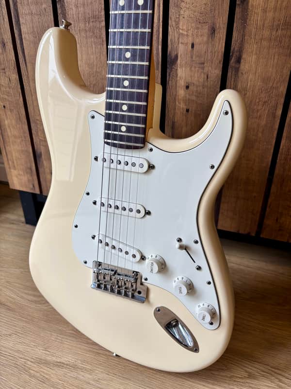 Fender American Standard Stratocaster with Rosewood Fretboard 2011 - Olympic White image 1
