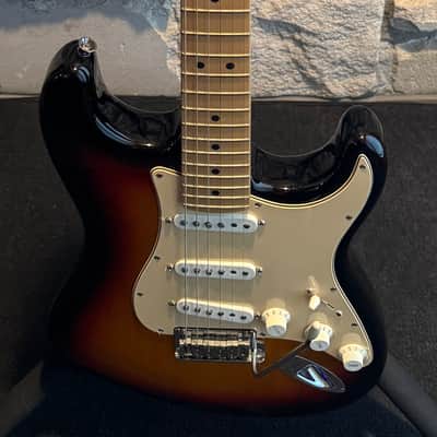Fender 60th Anniversary Standard Stratocaster 2006 - Sunburst image 1