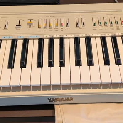 Consignment Yamaha PS-20 keyboard w/cover