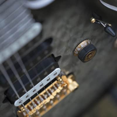 Ibanez AZ47P1QM BIB Premium - Black Ice Burst image 9