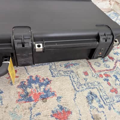 Used SKB 3i-4214-56 Injection Molded Les Paul Guitar Flight Case with TSA Latches & Wheels image 5
