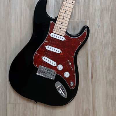 2025 Elite® Stratocaster Black Guitar Classic Strat SSS LTD Tortoise P/G image 2