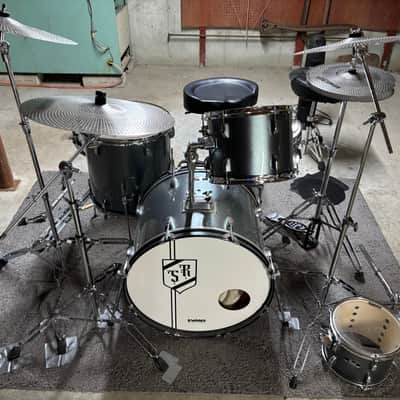 Pearl 5pc Drum Set image 2