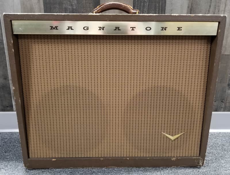1960 Magnatone Model 260 - Amazing Vibrato image 1