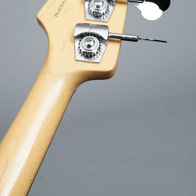 Fender American Standard Jazz Bass 2005 - Three Tone Sunburst image 10