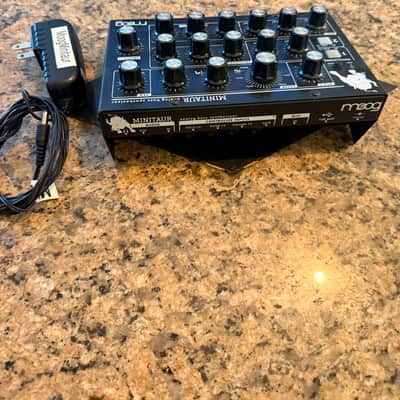 Moog Minitaur Rev2 TBP002 2012 - Present - Black image 3