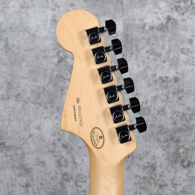 Fender Limited Edition Player Jazzmaster with Pau Ferro Fingerboard Shell Pink 2022 image 10