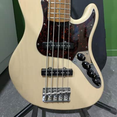 Fender Jazz Bass AMERICAN DELUXE V 1999 image 2