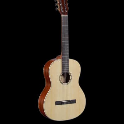 Alvarez RC-26 Regent 26 Classical Natural Gloss Finish Classical Acoustic Guitar image 7