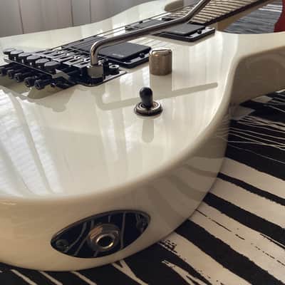 ESP  M-II SNOWHITE 2010 - EMG’S image 11