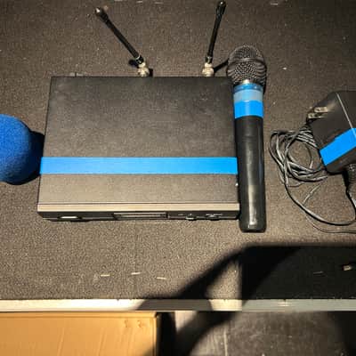 Audio-Technica ATW-2100 Wireless System - transmitter and receiver image 2