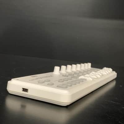 Korg nanoKONTROL2 Slimline USB MIDI Control Surface 2011 - Present - TGHM image 6