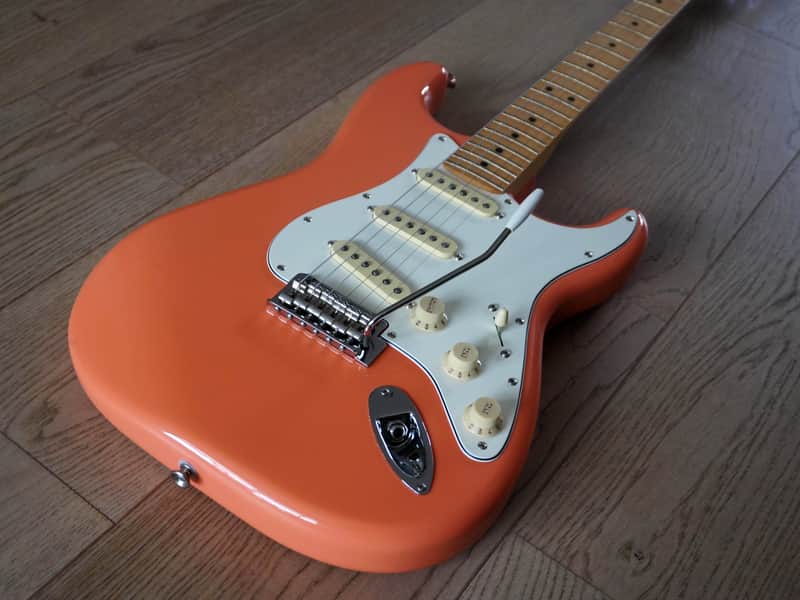 Fender Stratocaster 2022 - Limited Edition Player - Pacific Peach