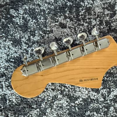 Fender Cyclone Deluxe Series 2001 MIM Candy Apple Red Rosewood Fretboard Guitar image 8