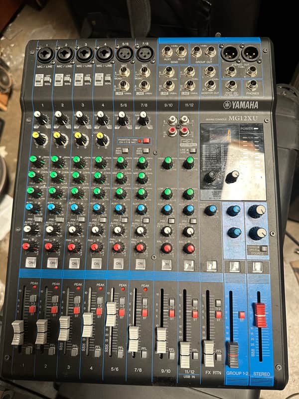 Yamaha MG12XU 12-Channel Analog Mixer 2016 - Present - Black image 1