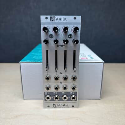 Mutable Instruments Veils v2 in PRISTINE CONDITION w/ toy & extra face plate image 1