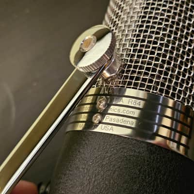 AEA R84 Ribbon Microphone image 3