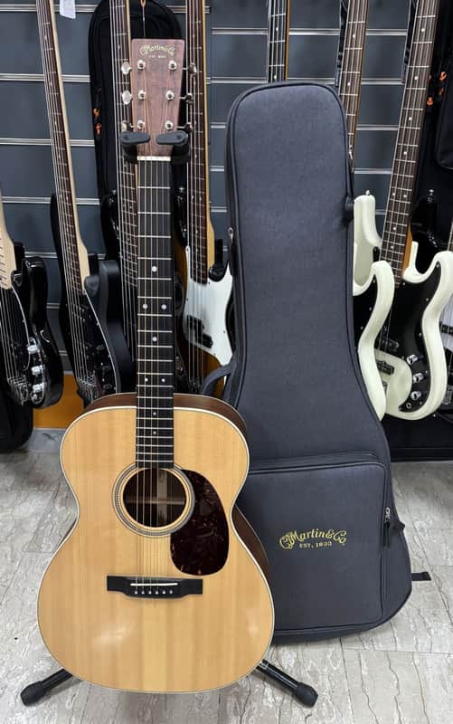 Martin 000-16E