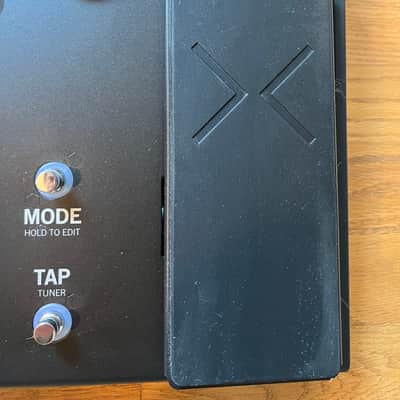 Line 6 Helix LT Multi-Effects Guitar Processor – Never Left the House – Original Box image 3